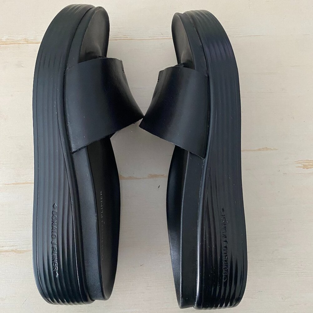 Donald J Pliner Fifi Black Leather Wedge Thong Sandals Slides - Picture 8 of 8